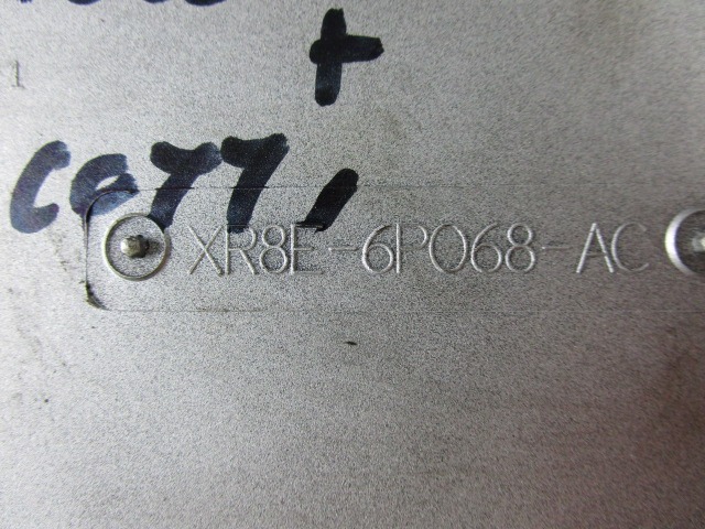 XR8E-6P068-AC RIVESTIMENTO COVER COPRI MOTORE JAGUAR S-TYPE 3.0 B 175KW AUT 4P (2000) RICAMBIO USATO LEGGERMENTE STRISCIATA (VEDI FOTO) 