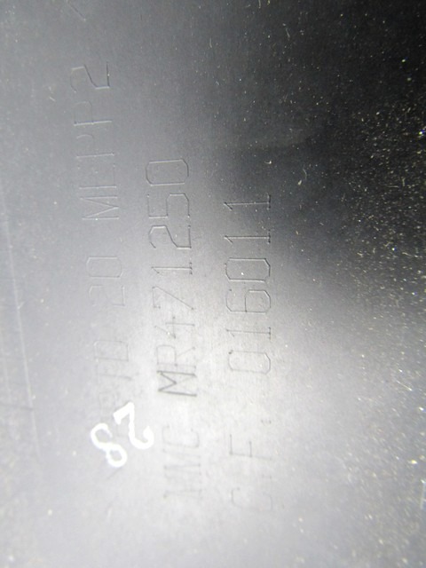 MR471250 CASSETTO PORTAOGGETI CRUSCOTTO MITSUBISHI PAJERO PININ 1.8 B 88KW 5M 3P (2000) RICAMBIO USATO LEGGERMENTE STRISCIATO (VEDI FOTO)  