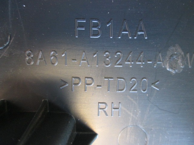 8A61-A13244-A BATTITACCO INTERNO PORTA POSTERIORE DESTRA FORD FIESTA 1.4 G 71KW 5M 5P (2010) RICAMBIO USATO 