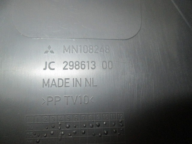 MN108248 TUNNEL CENTRALE MITSUBISHI COLT 1.1 B 55KW 5M 3P (2006) RICAMBIO USATO 