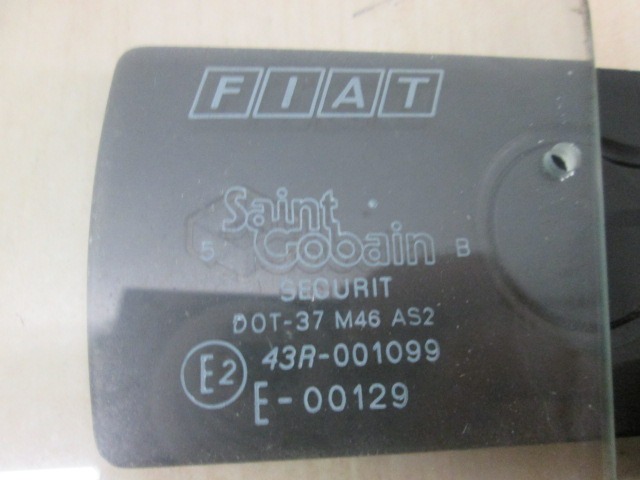 7543586 VETRO SCENDENTE PORTA ANTERIORE SINISTRA SAINT GOBAIN FIAT RITMO 1.3 B 3P (RESTYLING DAL 1985) RICAMBIO NUOVO BIANCO