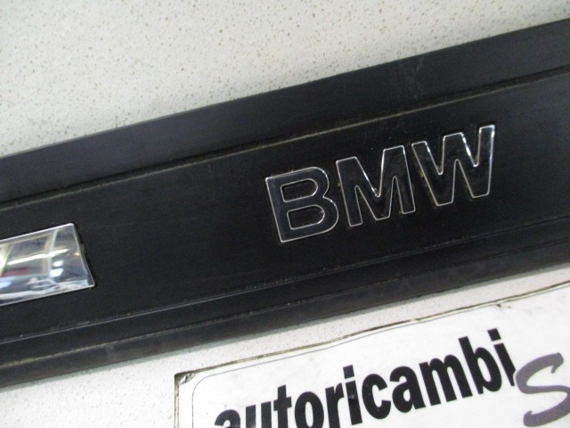 8223552 RIVESTIMENTO PIEDI BATTITACCO ANTERIORE DESTRO BMW SERIE 7 E65 3.0 D AUT 170KW (2005) RICAMBIO USATO 7051872 
