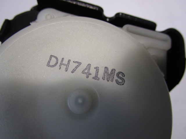 DH741MS CINTURA DI SICUREZZA POSTERIORE CENTRALE MAZDA 6 SW 2.0 D 100KW 5M 5P (2005) RICAMBIO USATO 