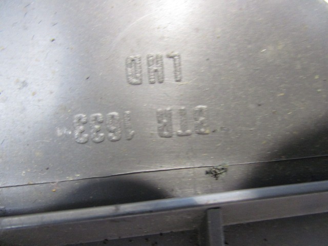 BTR1633 CASSETTO PORTAOGGETTI CRUSCOTTO LATO DESTRO LAND ROVER RANGE ROVER 2.5 D 100KW (1995) RICAMBIO USATO