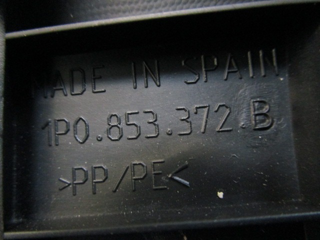 1P0853372B RIVESTIMENTO PIEDI BATTITACCO LATERALE DESTRO SEAT LEON 1.6 G 75KW 5M 5P (2010) RICAMBIO USATO 