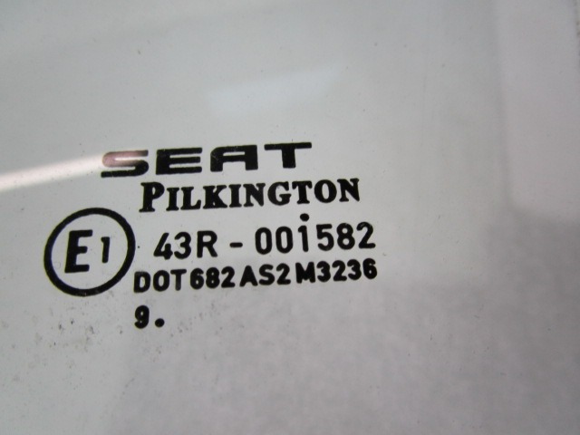 1P0845201B VETRO SCENDENTE PORTA ANTERIORE SINISTRA SEAT LEON 1.6 G 75KW 5M 5P (2010) RICAMBIO USATO 
