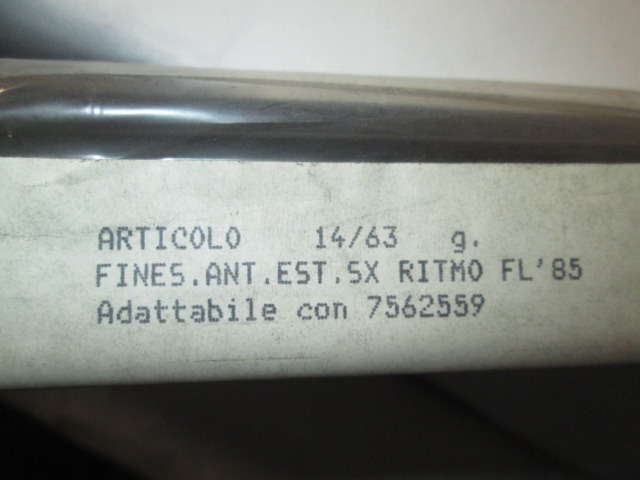 7562559 RASCHIAVETRO GUARNIZIONE ESTERNA PORTA ANTERIORE SINISTRA FIAT RITMO 1.6 B 5P (DAL 1985) RICAMBIO NUOVO 