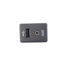 795405004 PORTA INGRESSO USB AUX NISSAN QASHQAI 1.5 D 81KW 6M 5P (2016) RICAMBIO USATO