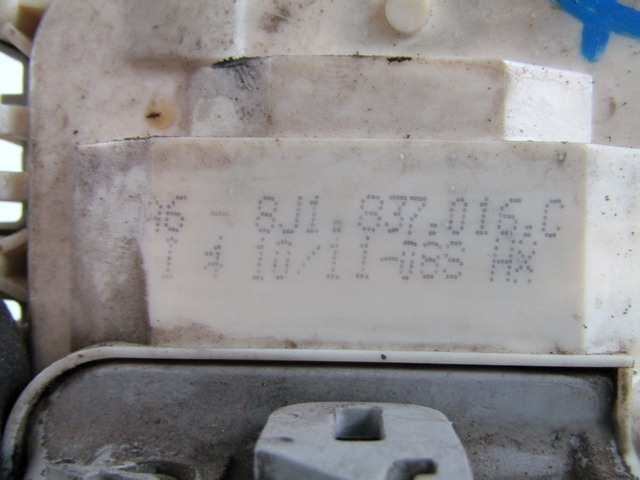8J1837016C CHIUSURA SERRATURA PORTA ANTERIORE DESTRA AUDI A1 1.2 B 63KW 5M 3P (2011) RICAMBIO USATO 