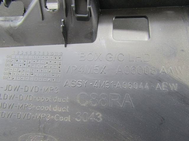 4M51-A06044-AEW CASSETTO PORTAOGGETTI CRUSCOTTO LATO DESTRO FORD FOCUS SW 1.6 D 80KW 5M 5P (2010) RICAMBIO USATO 