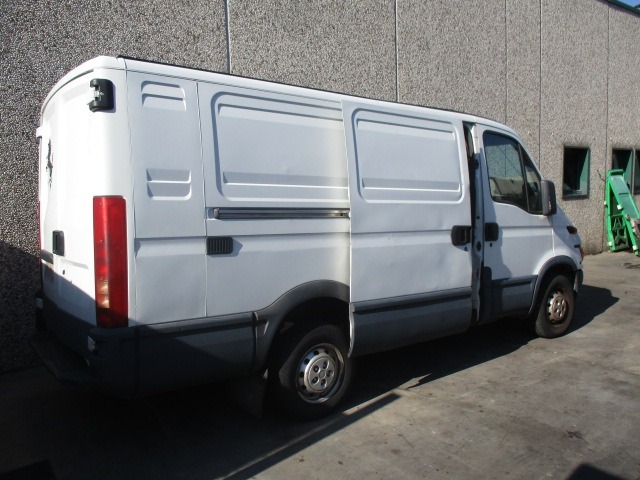IVECO DAILY 2.3 70KW 5M D (2004) RICAMBI IN MAGAZZINO