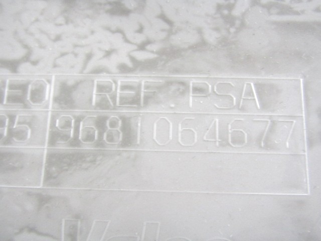9681064677 RIVESTMENTO TERZO STOP POSTERIORE CITROEN C5 2.0 103KW 5P D 6M (2011) RICAMBIO USATO 