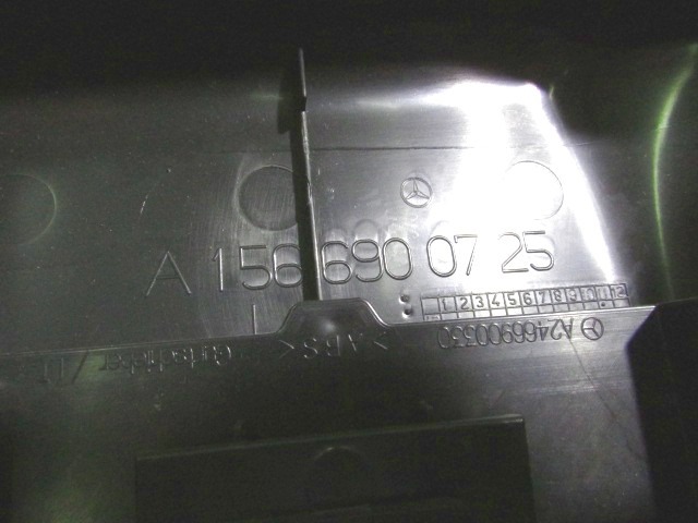 A1566900725 RIVESTIMENTO MONTANTE ANTERIORE CENTRALE LATO SINISTRO MERCEDES GLA 200 D W156 2.2 D 100KW AUT 5P (2015) RICAMBIO USATO 