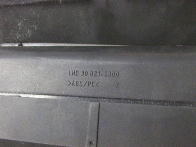 90437552 POSACENERE TUNNEL CENTRALE OPEL ASTRA G SW 1.7 D 55KW 5M 5P (2002) RICAMBIO USATO 