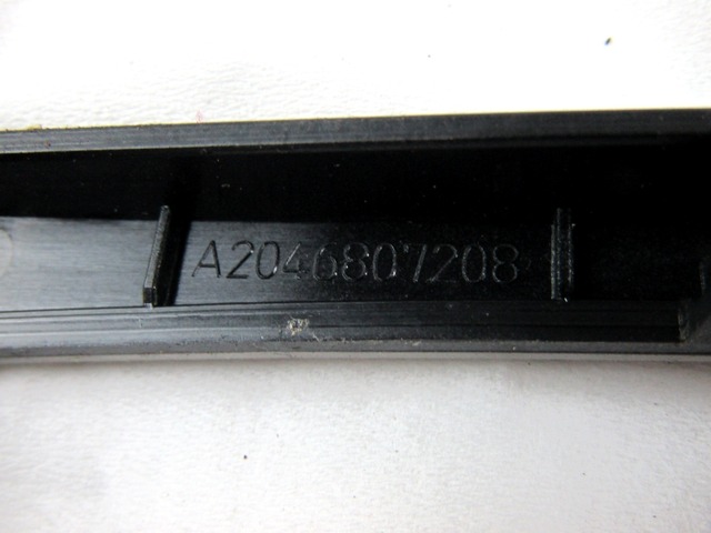 A2046807208 MASCHERINA RIVESTIMENTO TUNNEL CENTRALE MERCEDES CLASSE C 200 W204 2.2 D 100KW AUT 5P (2011) RICAMBIO USATO 