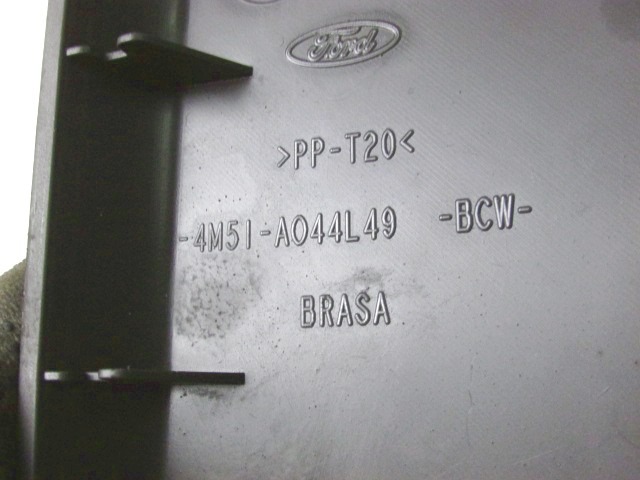 4M51-A044L49-BCW RIVESTIMENTO CUFFIA LEVA DI STAZIONEMENTO TUNNEL CENTRALE FORD FOCUS 1.6 D 80KW 5M 5P (2005) RICAMBIO USATO 