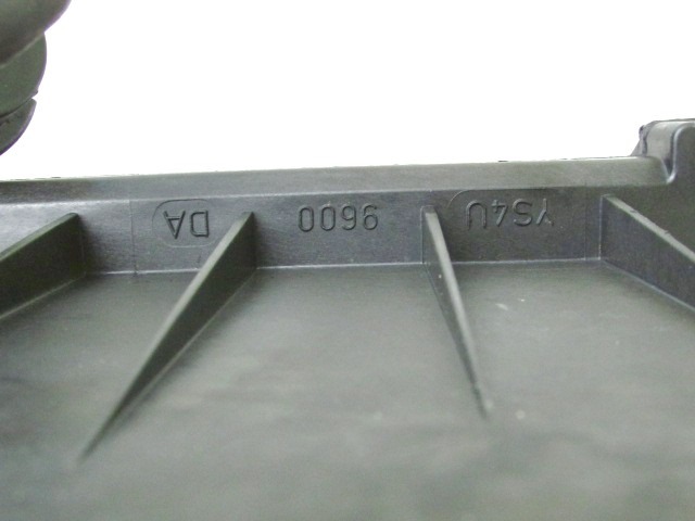 YS4U-9600-DA SCATOLA FILTRO ARIA FORD FOCUS 1.8 D 66KW 5M 5P (2002) RICAMBIO USATO 