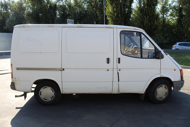 FORD TRANSIT 2.5 D 51KW 5M 2P (1989) RICAMBI USATI AUTO IN PIAZZALE 