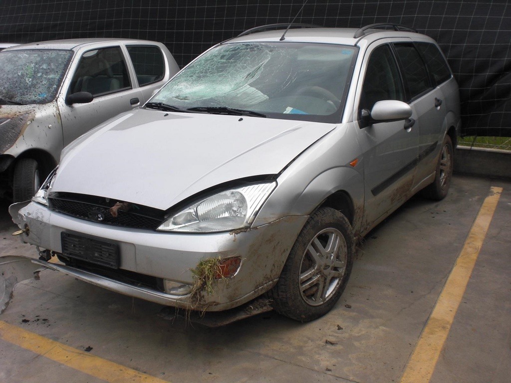 FORD FOCUS SW 1.8 D 85KW 5M 5P (2001) RICAMBI IN MGAZZINO 