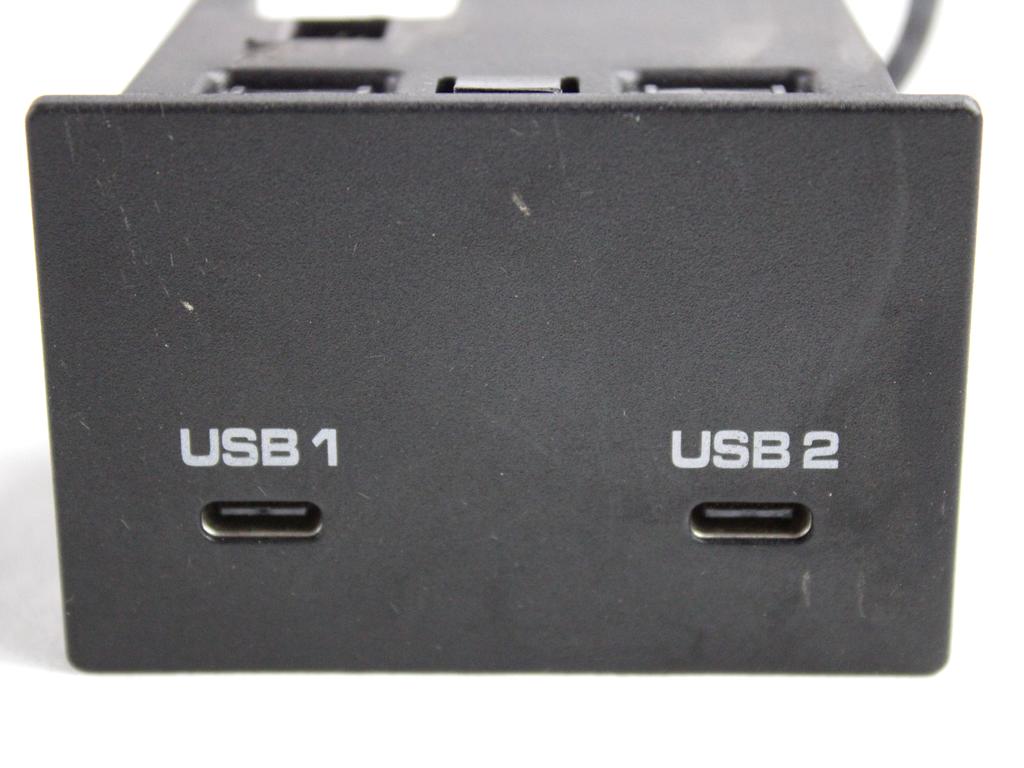 9Y0035736A PORTE INGRESSO USB-C PORSCHE MACAN R 2.9 B 280KW 5P AUT (2021) RICAMBIO USATO