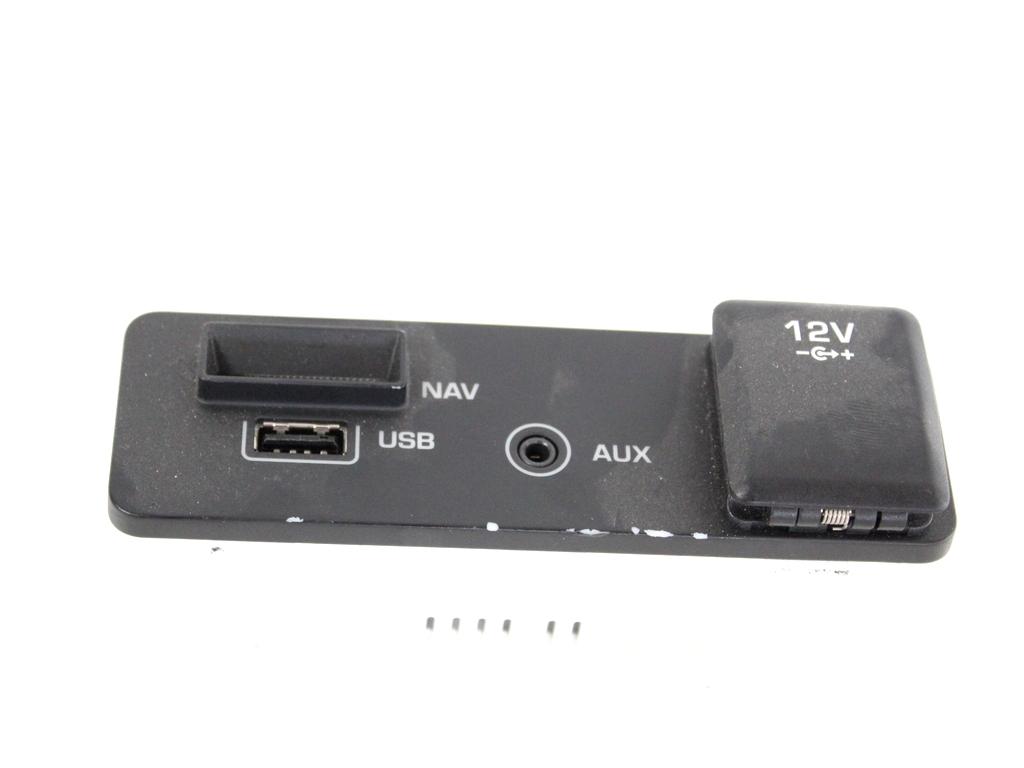 FK72-19C166-BD PORTA INGRESSO USB AUX LAND ROVER DISCOVERY SPORT L550 2.0 D 4X4 132KW AUT 5P (2017) RICAMBIO USATO 