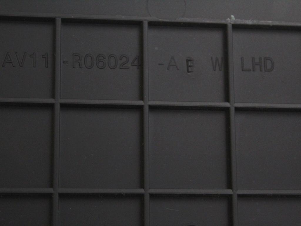 AV11-R06010-AEW CASSETTO PORTAOGGETTI CRUSCOTTO LATO DESTRO FORD B-MAX 1.5 D 55KW 5M 5P (2015) RICAMBIO USATO