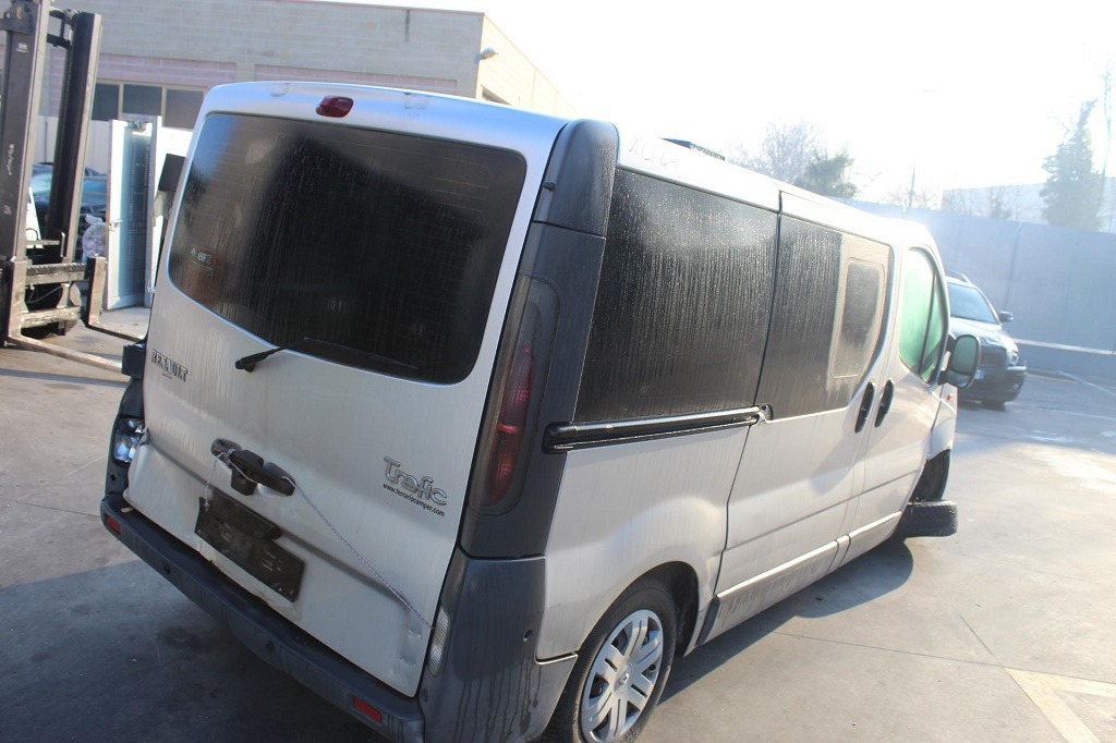 RENAULT TRAFIC 1.9 D 74KW 6M 5P (2004) RICAMBI IN MAGAZZINO