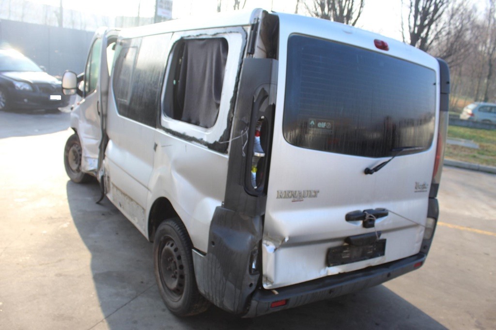 RENAULT TRAFIC 1.9 D 74KW 6M 5P (2004) RICAMBI IN MAGAZZINO