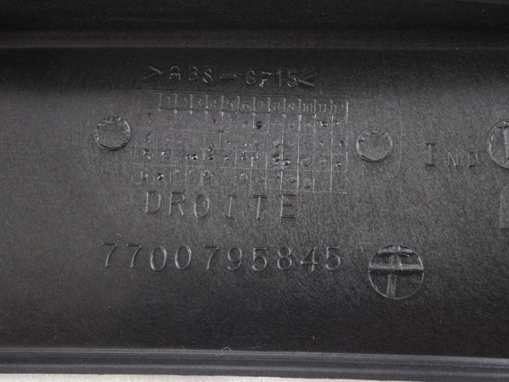 7701466103 GRIGLIA SOTTOPARABREZZA LATO SINISTRO RENAULT CLIO 1.2 40KW 3P B 5M (1994) RICAMBIO NUOVO