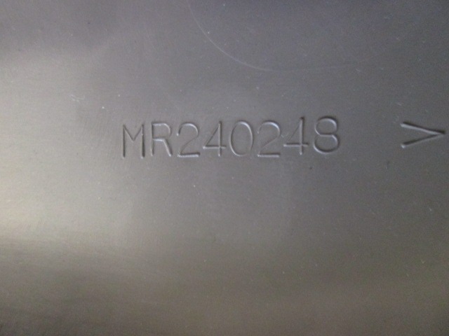 MR240248 RIVESTIMENTO CENTRALE CRUSCOTTO MITSUBISHI PAJERO SPORT 2.5 D 73KW 5M 5P (1999) RICAMBIO USATO 