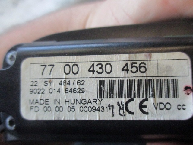 7700430456 COMANDI RADIO AL VOLANTE RENAULT SCENIC 1.9 D 75KW 6M 5P (2001) RICAMBIO USATO 