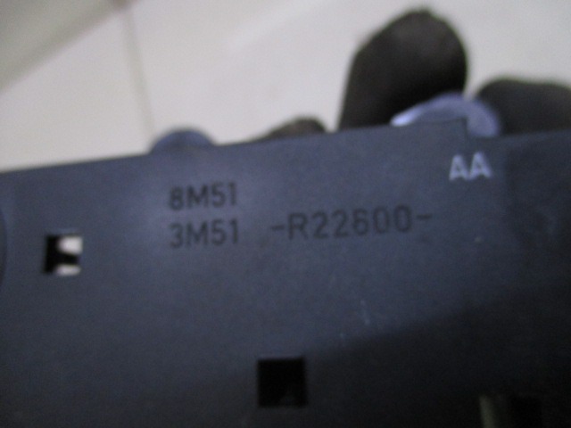 3M51-R22600 MANIGLIA INTERNA POSTERIORE SINISTRA FORD FOCUS SW 1.6 D 80KW 5M 5P (2010) RICAMBIO USATO 